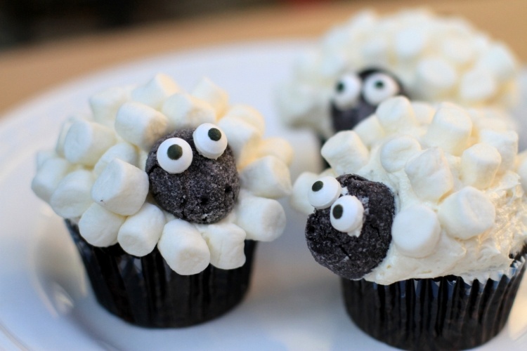 Påsk-muffins-bakning-recept-mini-marshmallows-glasyr