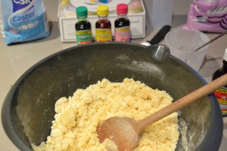 Bakning av påskkakor recept-förberedelse-sockerdeg