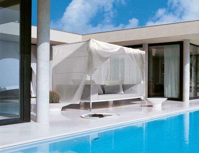 Solskydd terrassgolv pool sittgrupp design