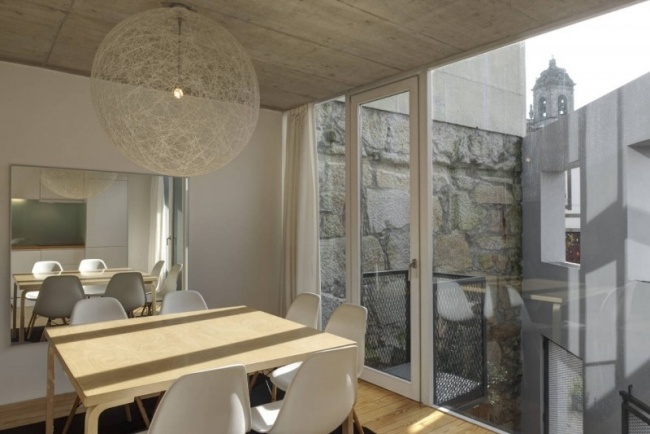 Eat-in kök matbord massivt trä hängande lampa design glas