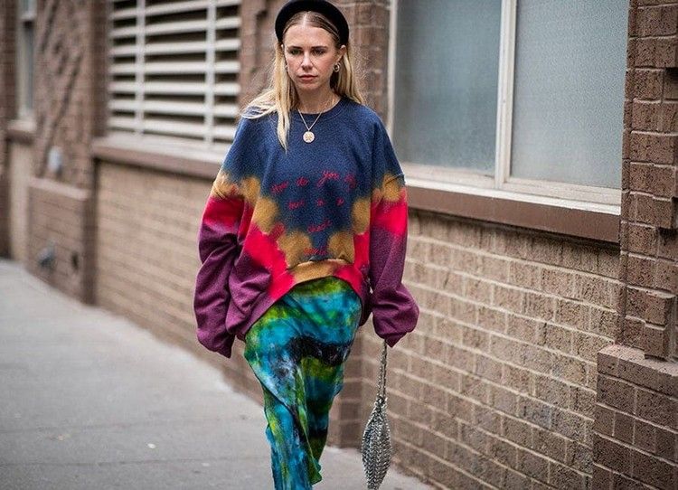 Outfitidéer våren 2021 tie dye -skördetröska