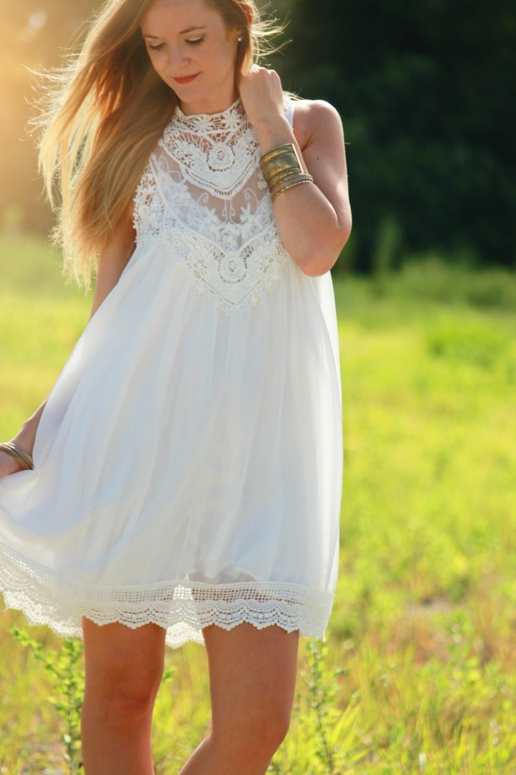 outfit i boho -stil klänning vita spetsar