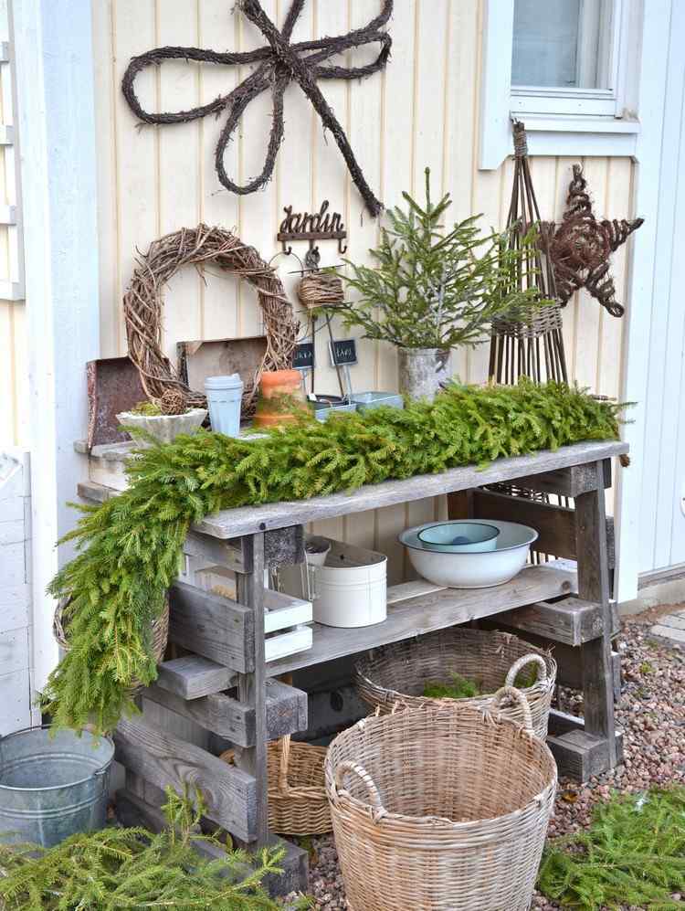 Pallmöbler-bygg-själv-plantera bord trädgård-rustikt