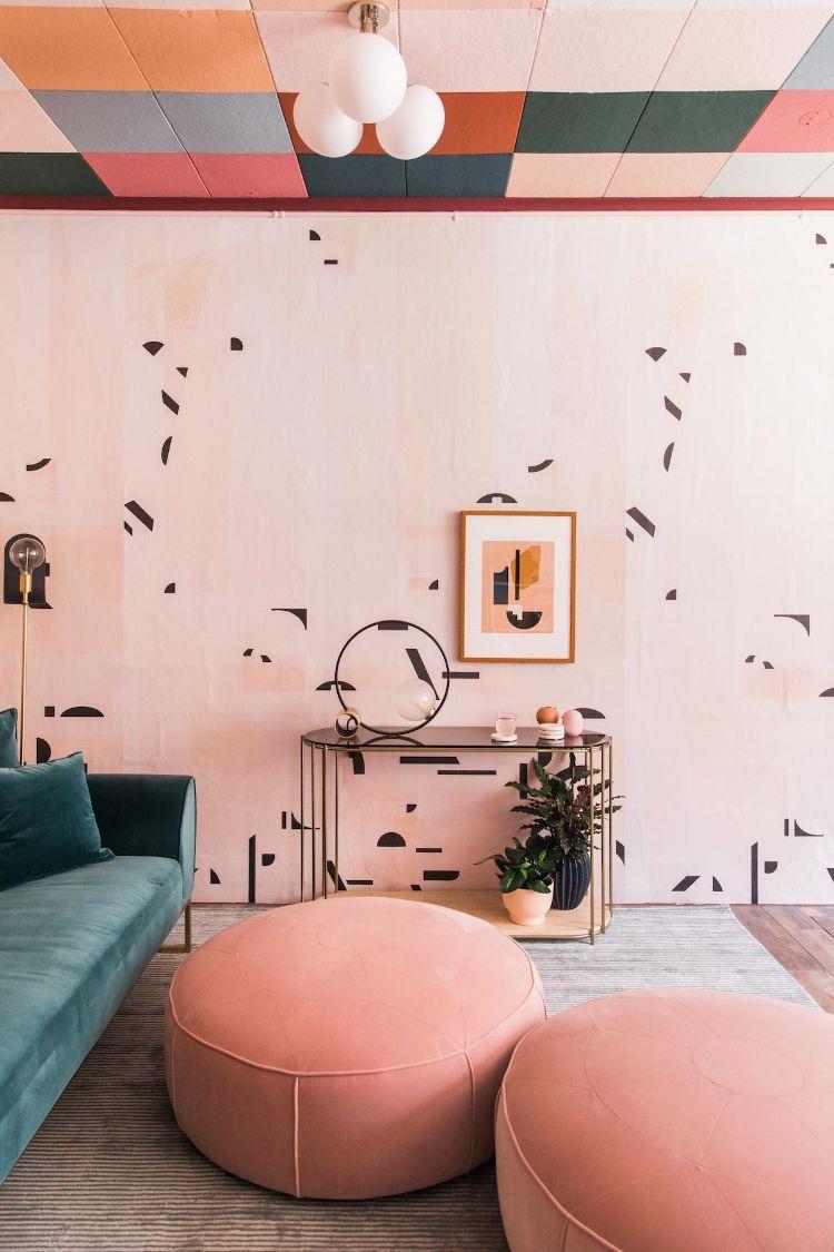 design interiör klädsel vägg tak design levande korall pantone färg 2019