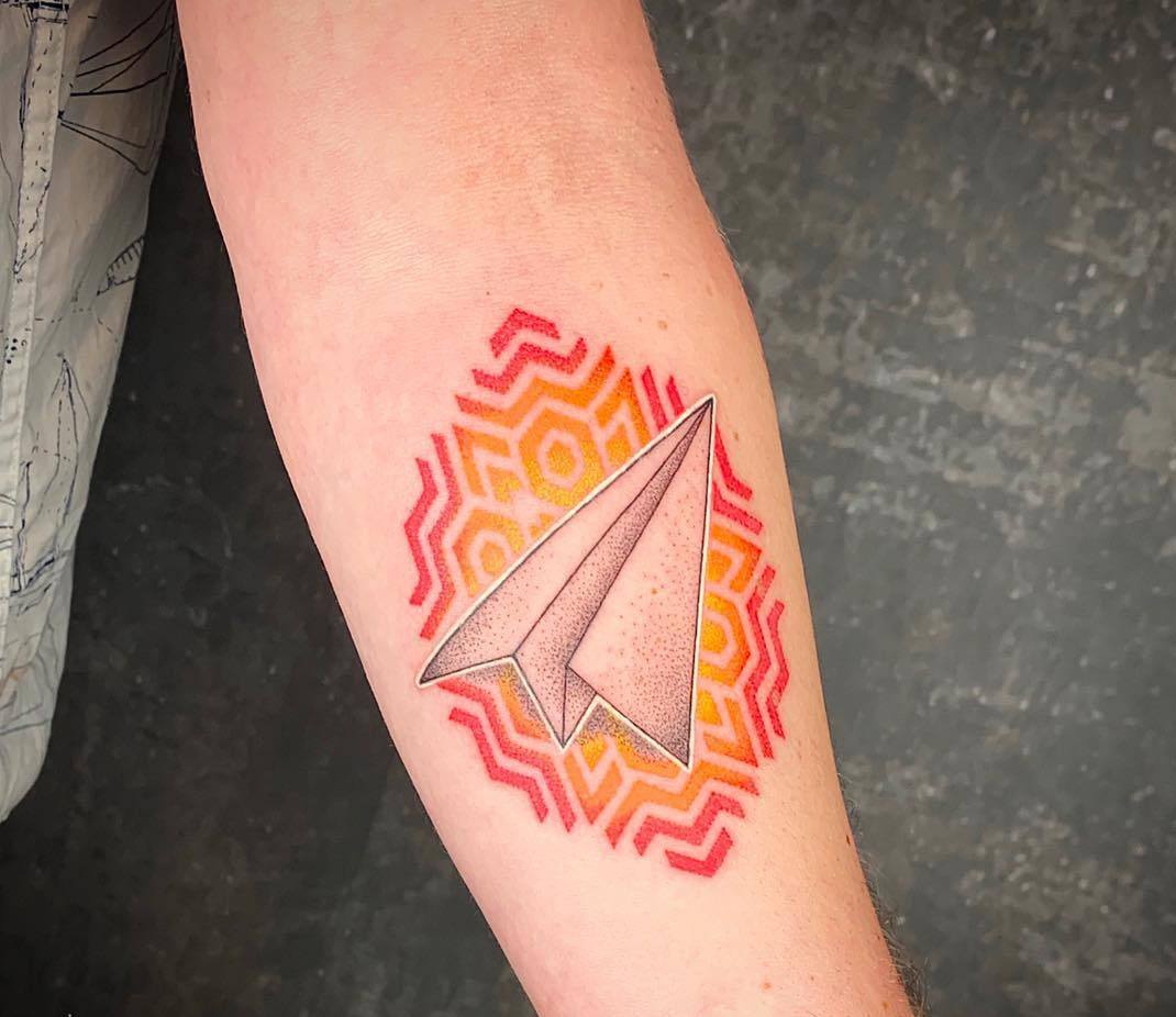 Papper flygplan tatuering män symbol geometriska motiv