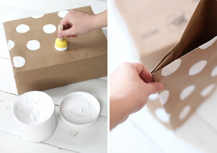 papperspåsar-pyssel-dekorera-prickar-vita-instruktioner-verktyg