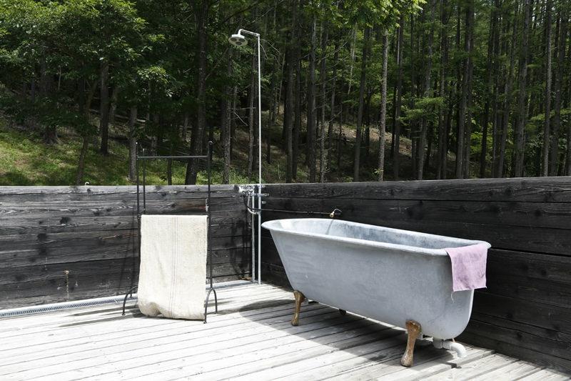 parkett trä väggbeklädnad takterrass badkar idé utomhus dusch