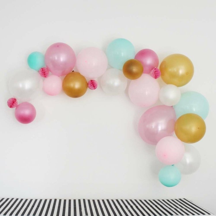 fest-dekoration-idéer-gör-det-själv-vägg-dekorera-färgglada-ballonger-dekorationsartiklar