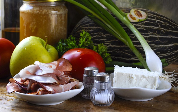 Festsallader snabbt -hälsosamt-recept-ingredienser-ost-feta-skinka