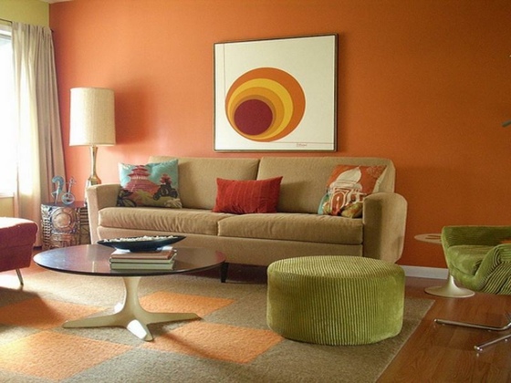 Orange-och-gula-väggar-design-i-vardagsrummet