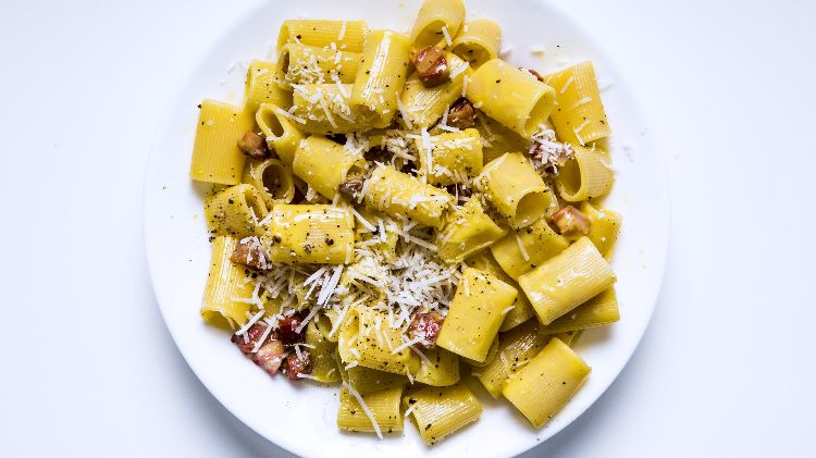 pastasås recept vegetariskt med kött som förbereder läckra receptidéer italienska pastarätter carbonara