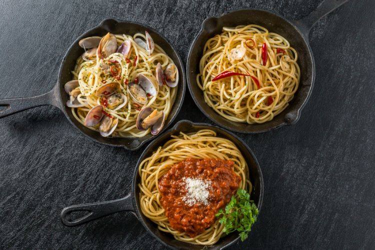pastasås recept vegetariskt med kött som förbereder läckra receptidéer italienska pastarätter gjutjärnsform