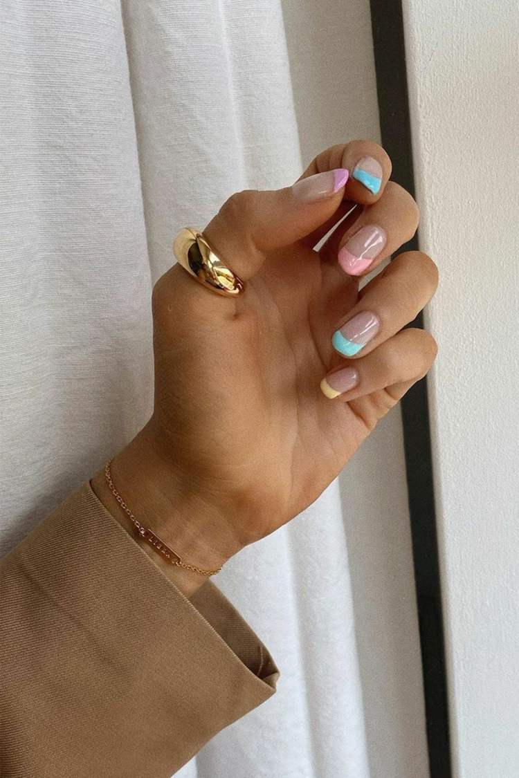 pastellfärgade nageltips French Nails varianter sommar nageltrender