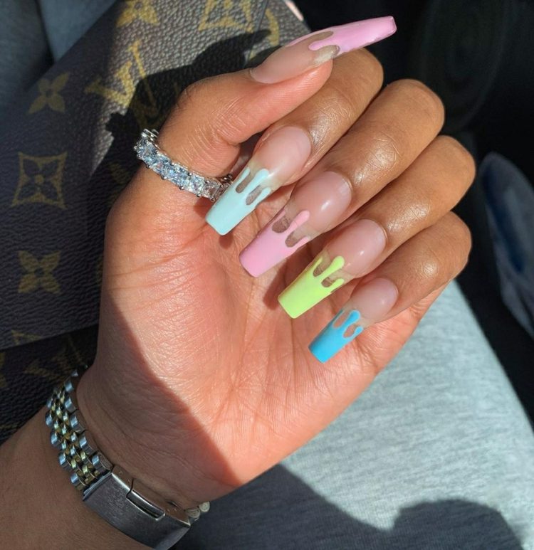 Sommar nageldesign idéer Franska naglar varianter pastellfärgade spik tips trend