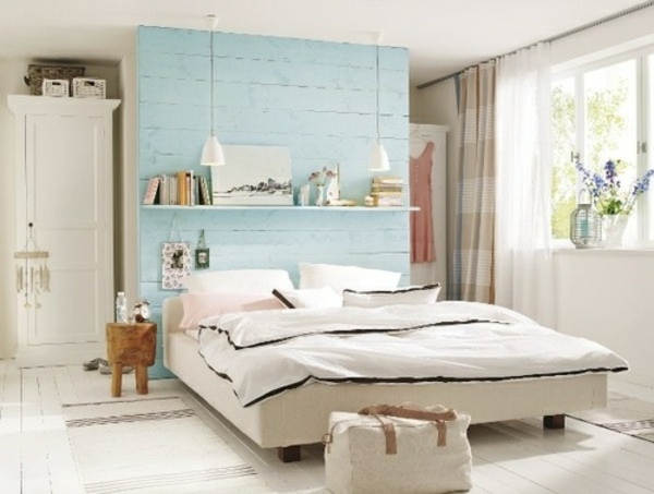 Trä säng sänggavel sovrum design himmelsblå