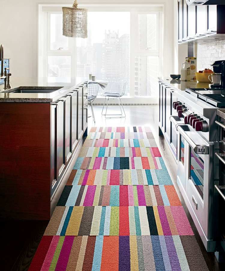 lapptäcke-matta-kök-färgglada-ränder-dekoration-färger