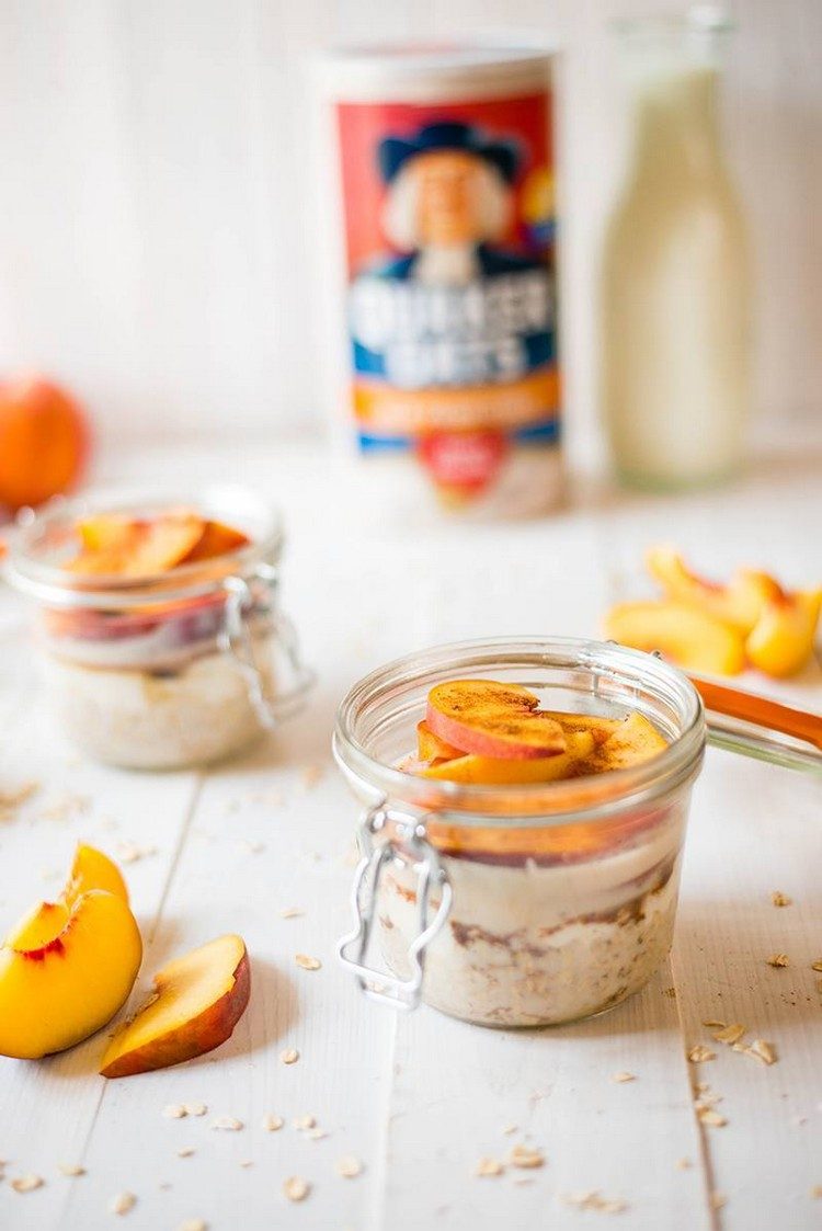 Övernattning havre med persikor Frukostrecept med havregryn hälsosamt Peach Cobbler recept