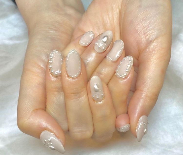Nageltrender 2021 Mandelformade naglar Pearl Nails Nail Designs