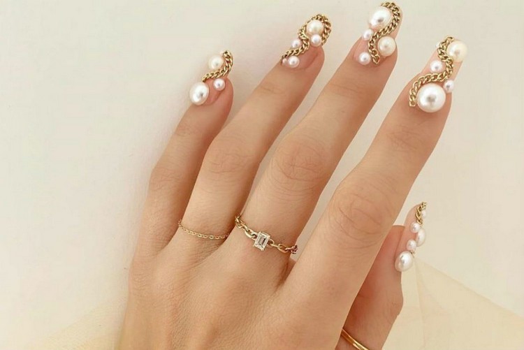 Pearl Nails nageldesign nageltrender vårens bröllopsnaglar 2021