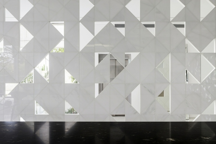interiör skiljevägg geometriska mönster trianglar vita d3 hus
