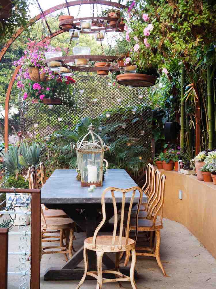 växter-mot-mygg-huskurer-pergola-terrass-trä-växter