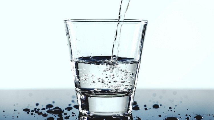 Kalciumrikt vatten för att avvärja osteoporos