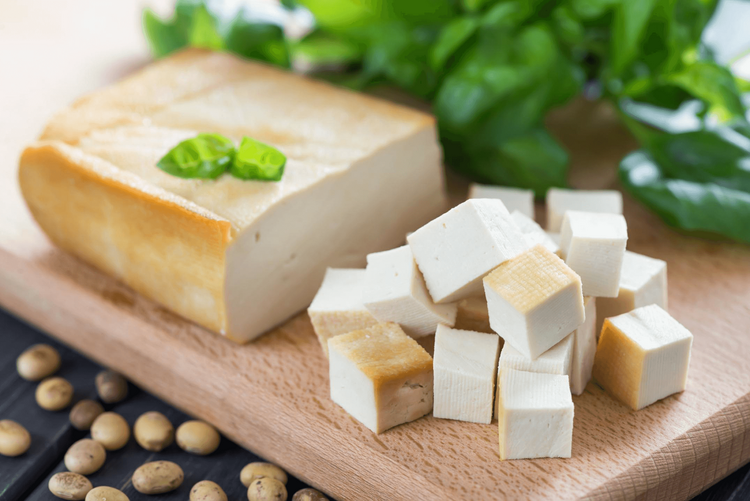 Tofu är mycket rik på kalcium 350 mg per 100 g