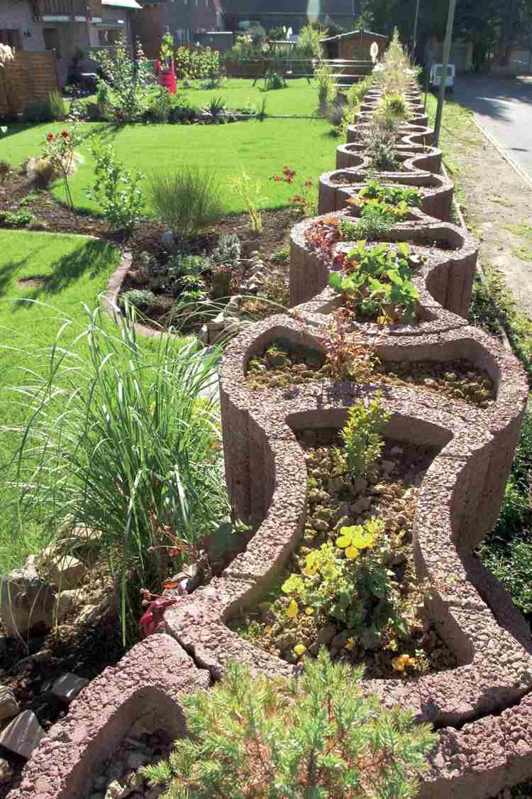 planteringsringar-betong-placera-trädgård-design-vågiga-moduler-arrangera-byggstenar