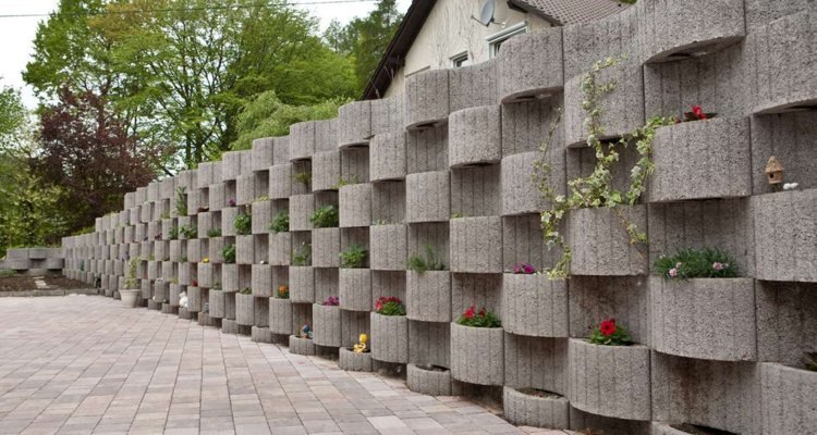 växtringar-betong-set-trädgård-design-grå-våg-håll-vägg-växter-blommor-små