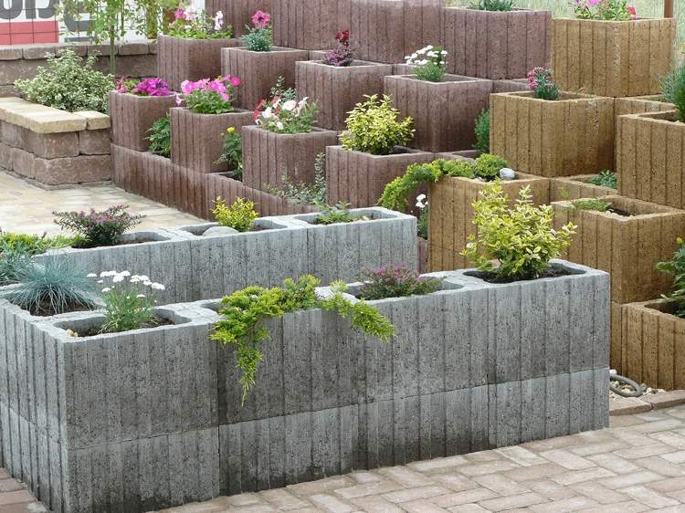 växtringar-betong-set-trädgård-design-rektangulära-blomkrukor-ordna-staplar