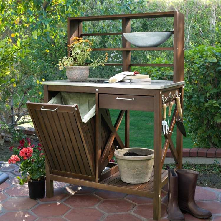 verktyg-böcker-trä-trädgård-bord