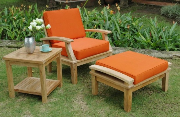sidobordsstol trä orange färg klädstöd