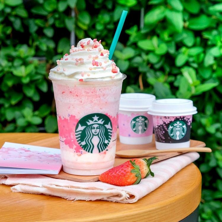 Rosa dryck Starbucks -recept för att göra sommardrycker själv
