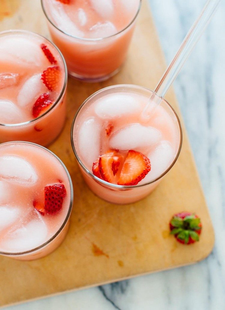 Gör ditt eget rosa drinkrecept med alkohol