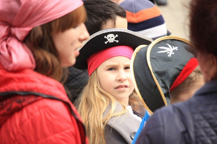Gör piratfest för barn för födelsedagsdekoration själv