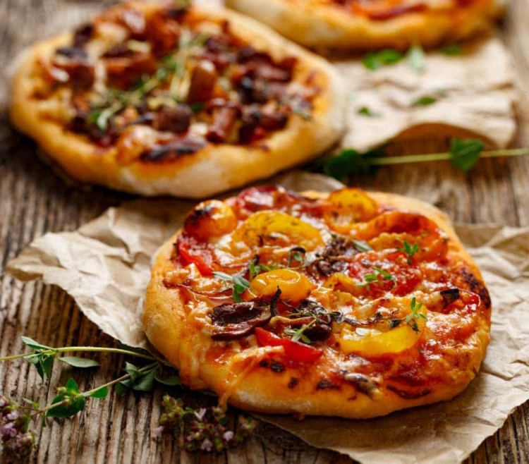 Förbered pizza på grilltoppreceptet