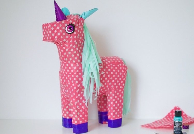 Gör piñata -unicorn-girl-party-pink
