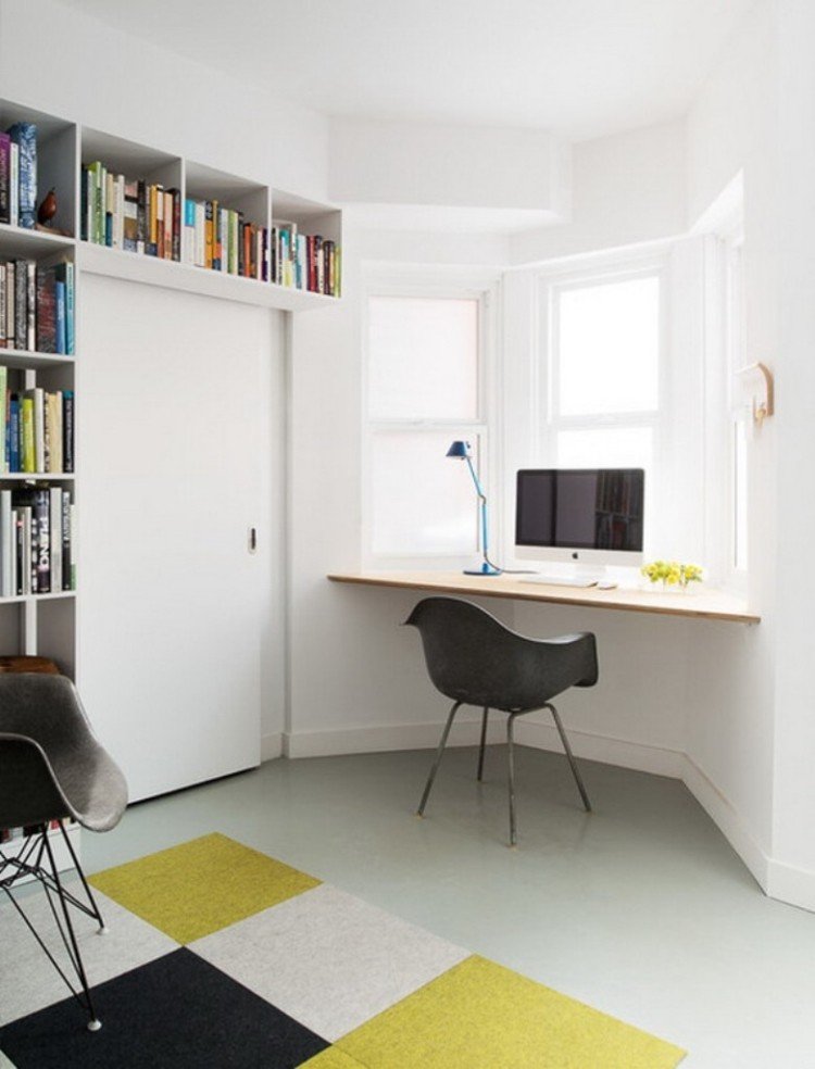 platsbesparande-möbler-hemmakontor-arbetsstation-skrivbord-nisch-fönsterbrädan-triangulär