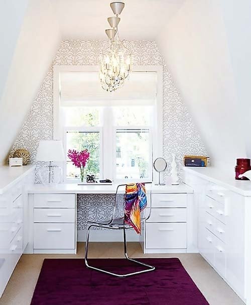 Utrymmesbesparande kontorsmöbler design-lila mattan vit vägg