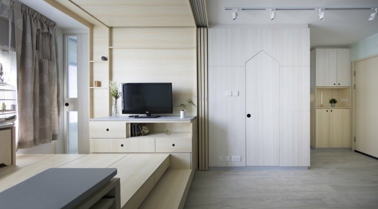 Multifunktionella möbler i en lägenhet i Hong Kong