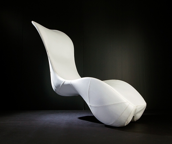 Ergonomiskt formade relaxmöbler gungstol, läderklädd vit klädsel