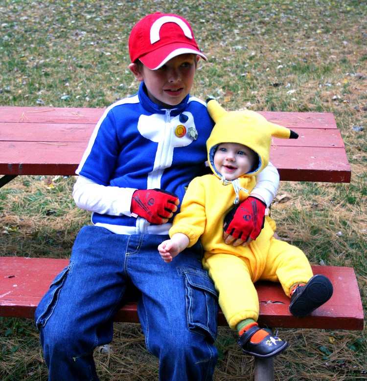 Pokemon kostym syskon-ask-ketchum-pikachu-karneval kostymer