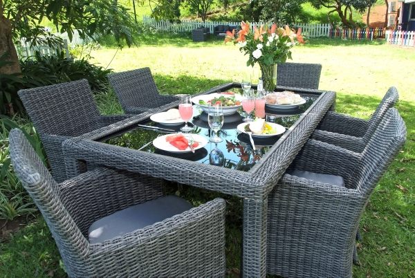 Polyrattan möbler trädgård bord stolar sittgrupp