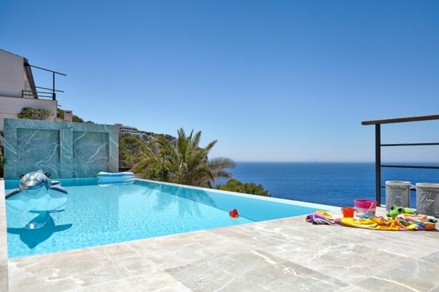 Pool trädgård dusch palmer marmorgolv