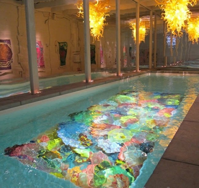 Pool mosaik belysning spegel vägg källare möbler
