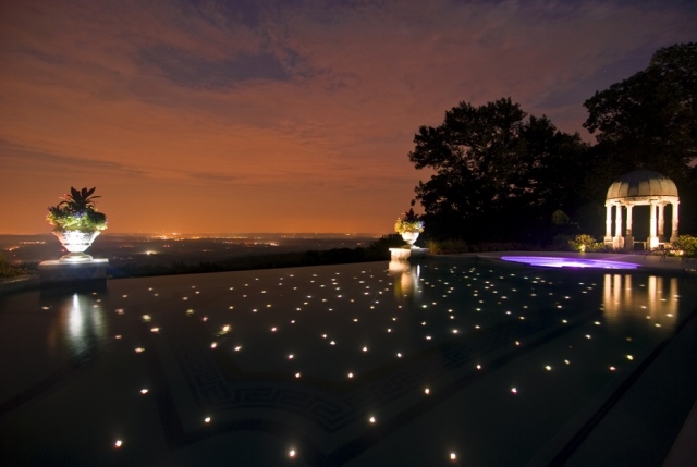infinity-pool-subtilt upplysta-sport-lampor-i-golvet-lysdioder