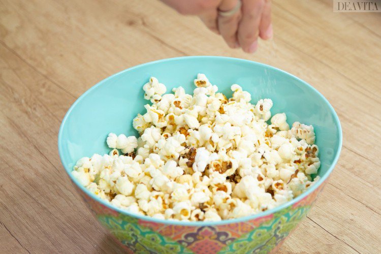 Gör popcorn själv frisk, salt och kalorifattig