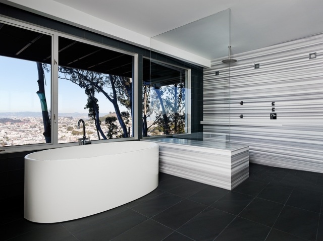 modern utrustning-badrum-väggar-remsor-tunn-vit-svart