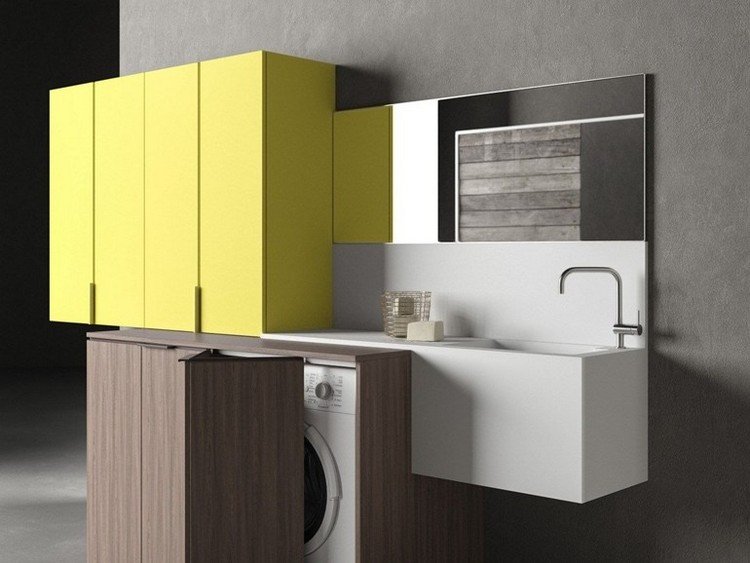 grovkök-skåp-gul-färg-accent-tvättmaskin-diskbänk-vägg-spegel