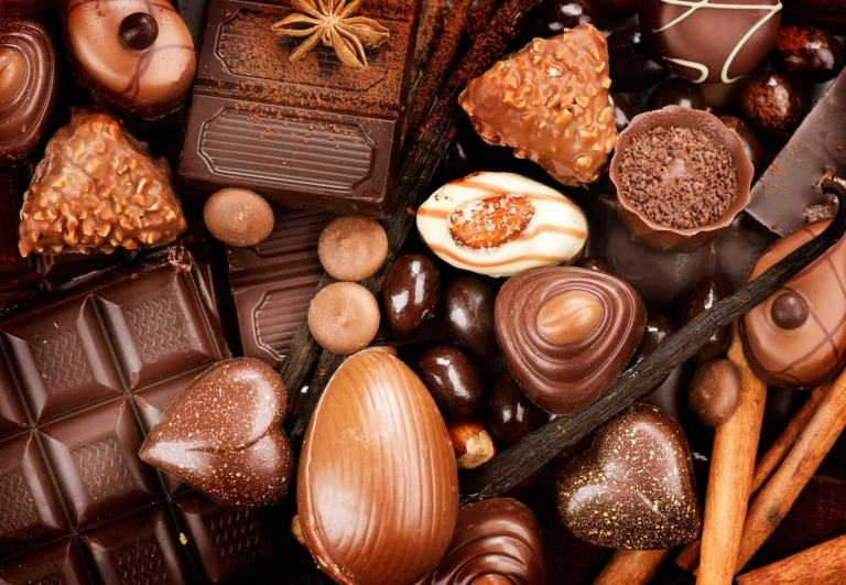 Choklad gör recept på mandelbitar med choklad